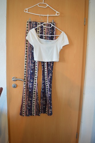 Scoop neck crop top nakd - neck,